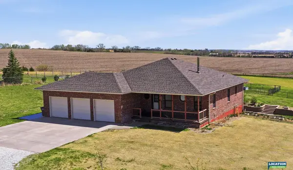 3741 Oakview Boulevard, Raymond, NE 68428