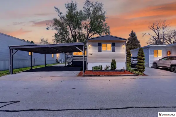 12636 Pratt Plaza #255, Omaha, NE 68164