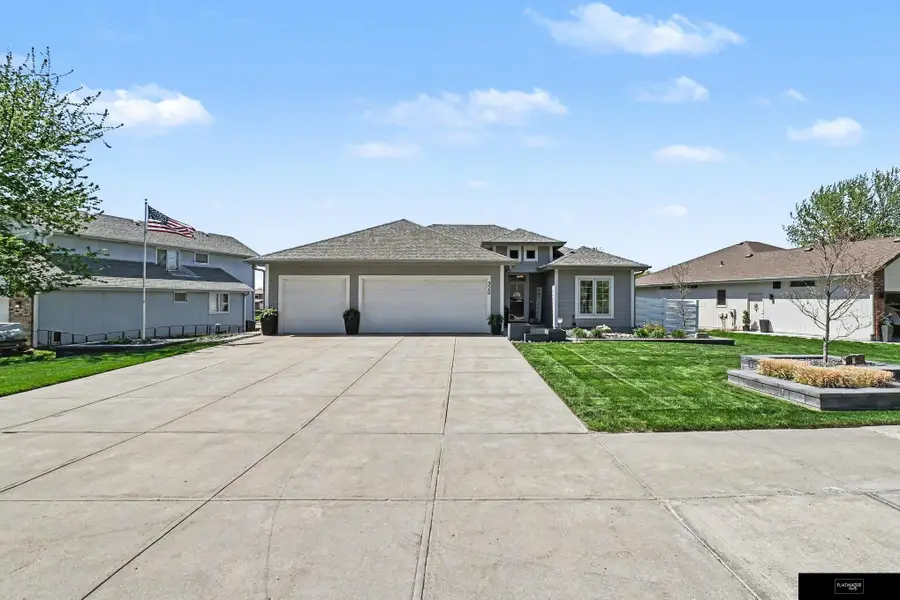 320 Riverside Drive, Waterloo, NE 68069 - #3