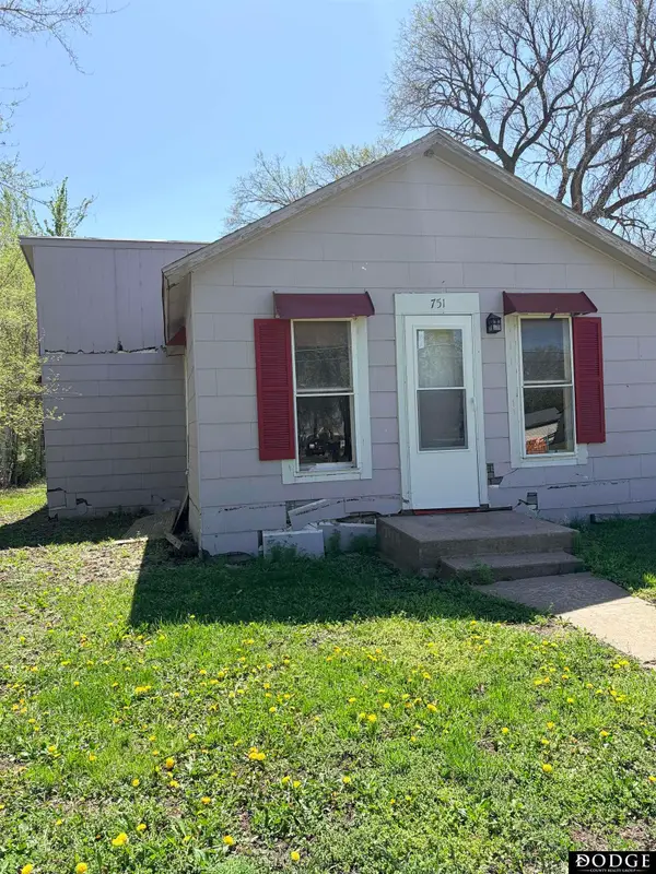 751 W South Street, Fremont, NE 68025
