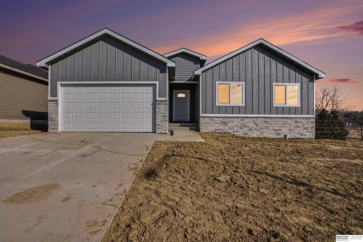 7611 S 33 Avenue, Bellevue, NE 68147 - #1