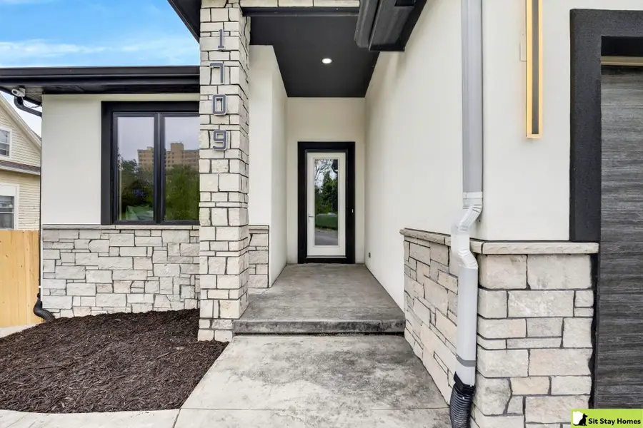 1709 S 28th Street, Omaha, NE 68105 - #2