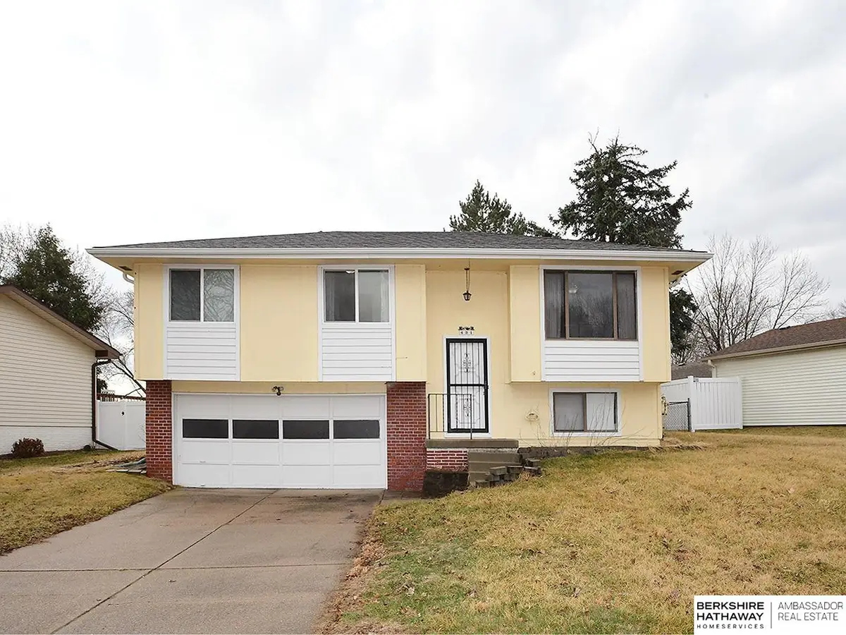 421 Sante Fe Trail, Lincoln, NE 68521 - #1