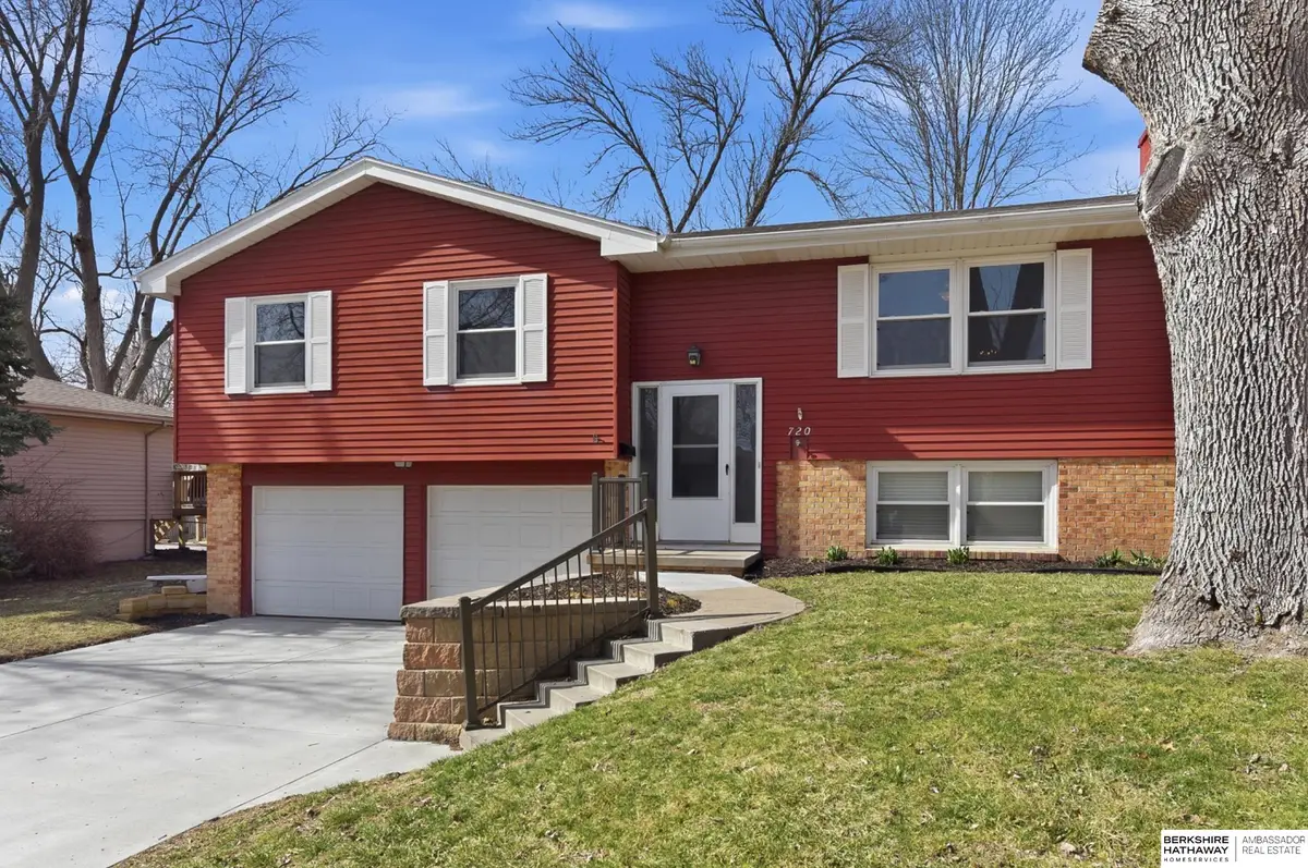 720 Leprechaun Lane, Papillion, NE 68046 - #1