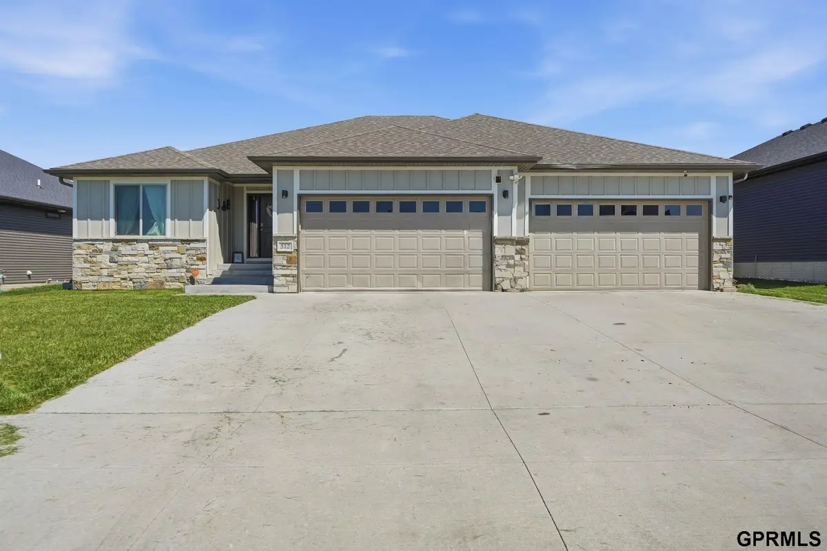 512 Waterside Way, Lincoln, NE 68527 - #1