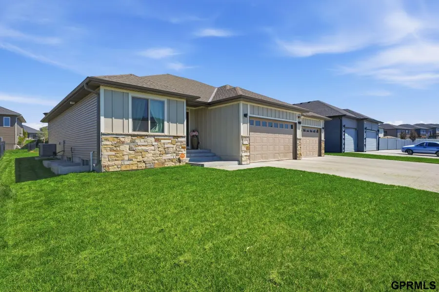 512 Waterside Way, Lincoln, NE 68527 - #2