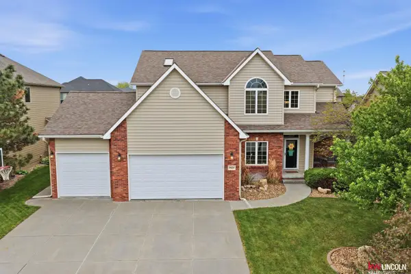 9624 Saint Clement Circle, Lincoln, NE 68526