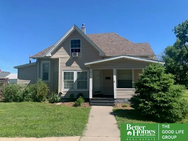 319 E 9th Street, York, NE 68467 - #1