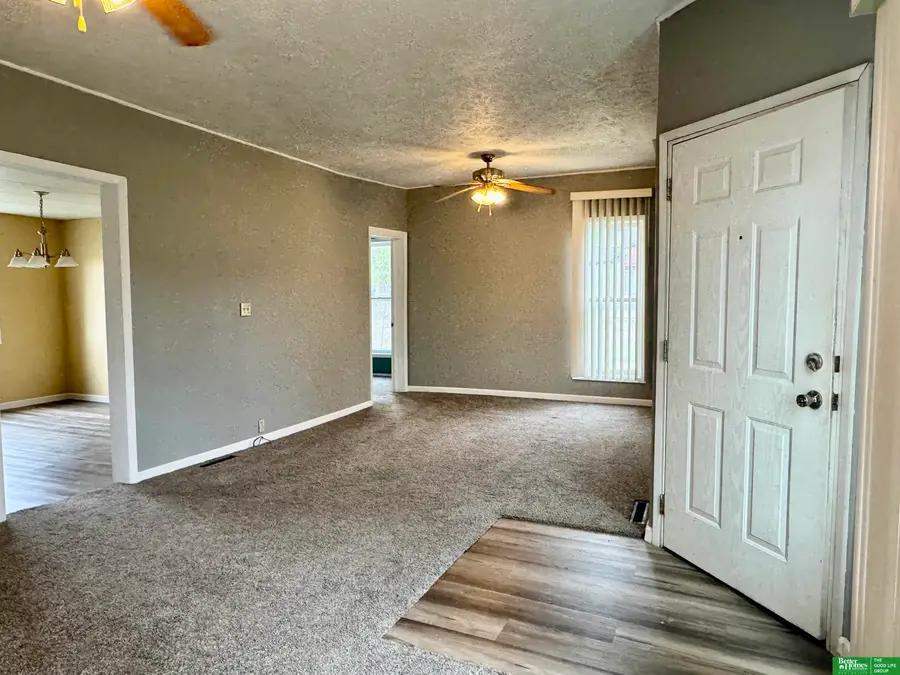 319 E 9th Street, York, NE 68467 - #2
