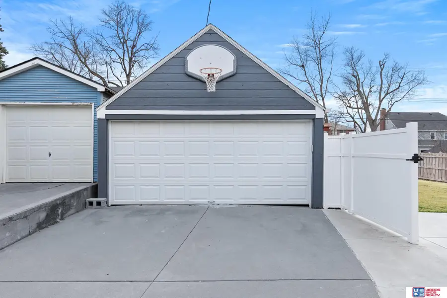 2127 Lake Street, Lincoln, NE 68502 - #2