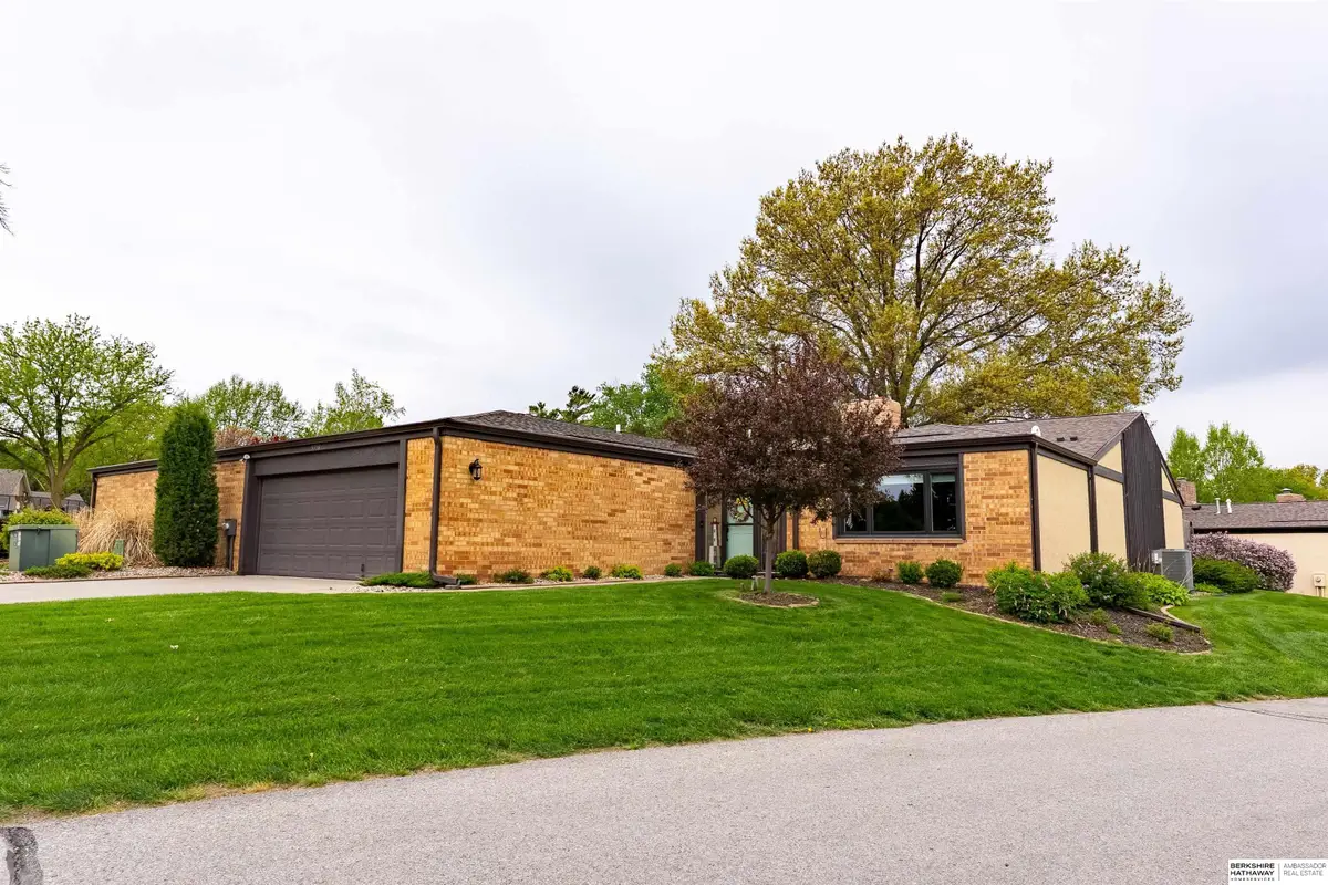 9756 Western Plaza, Omaha, NE 68114 - #1