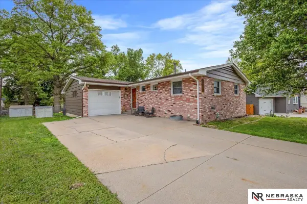 4710 S 44th Street, Lincoln, NE 68516