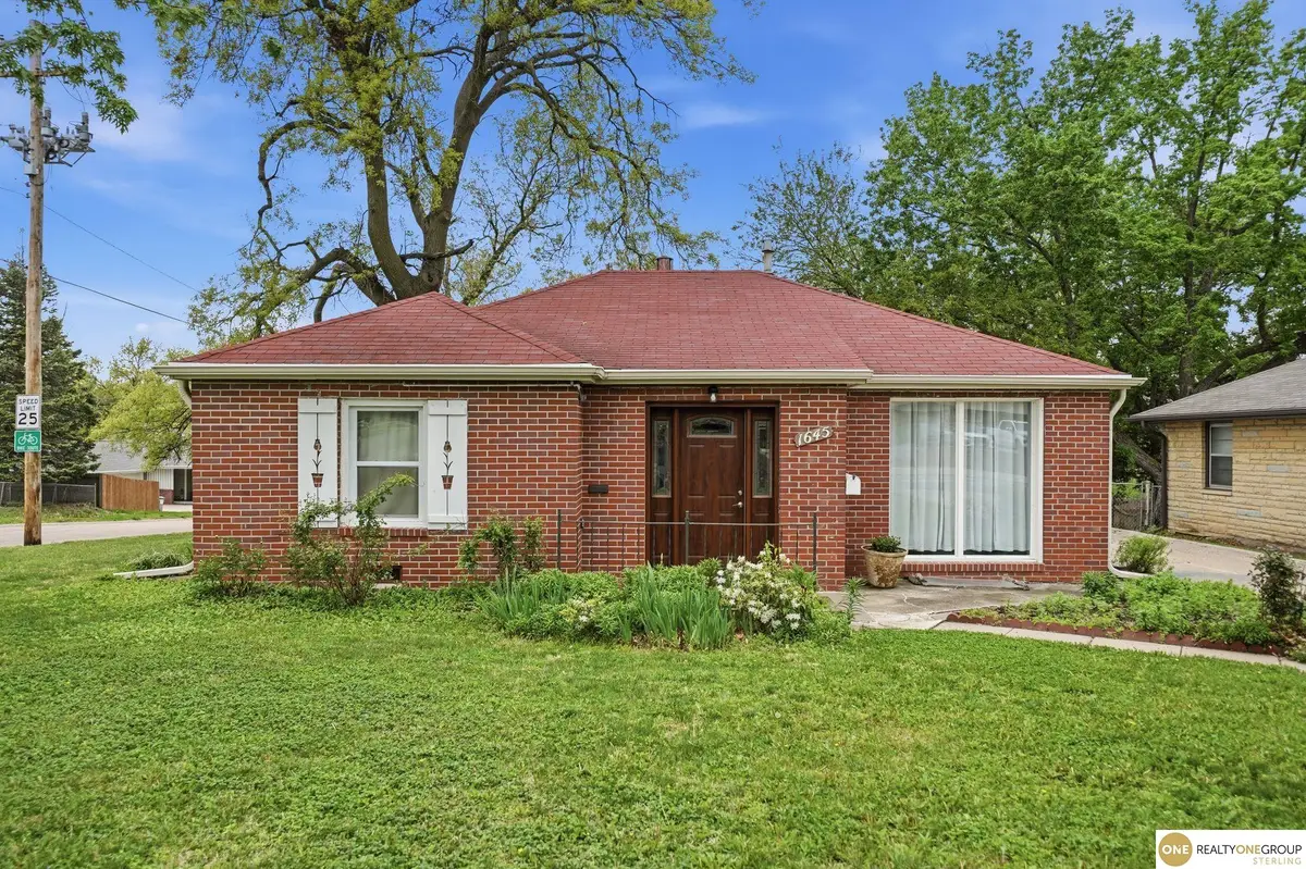 1645 48th Street, Lincoln, NE 68506 - #1