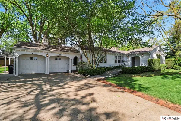 7809 Hickory Circle, Omaha, NE 68124