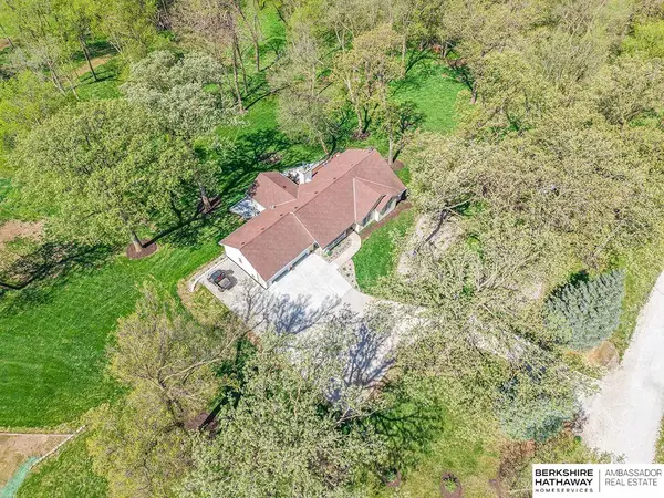 19337 Shadow Avenue, Honey Creek, IA 51542
