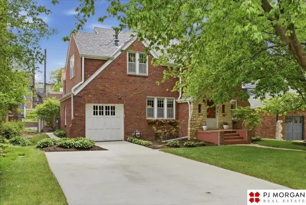 2515 Country Club Avenue, Omaha, NE 68104