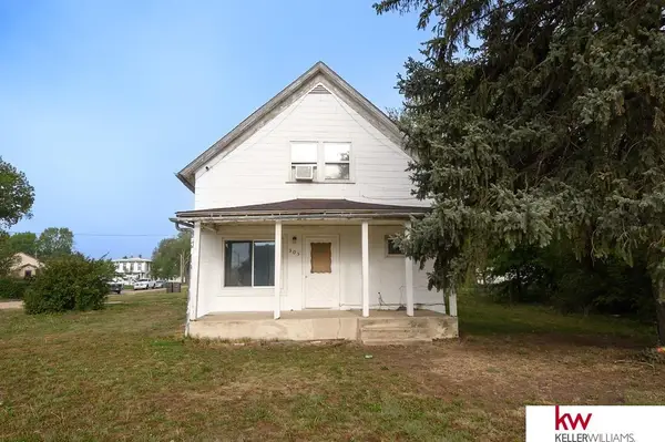 305 N Cedar Street, Red Cloud, NE 68970