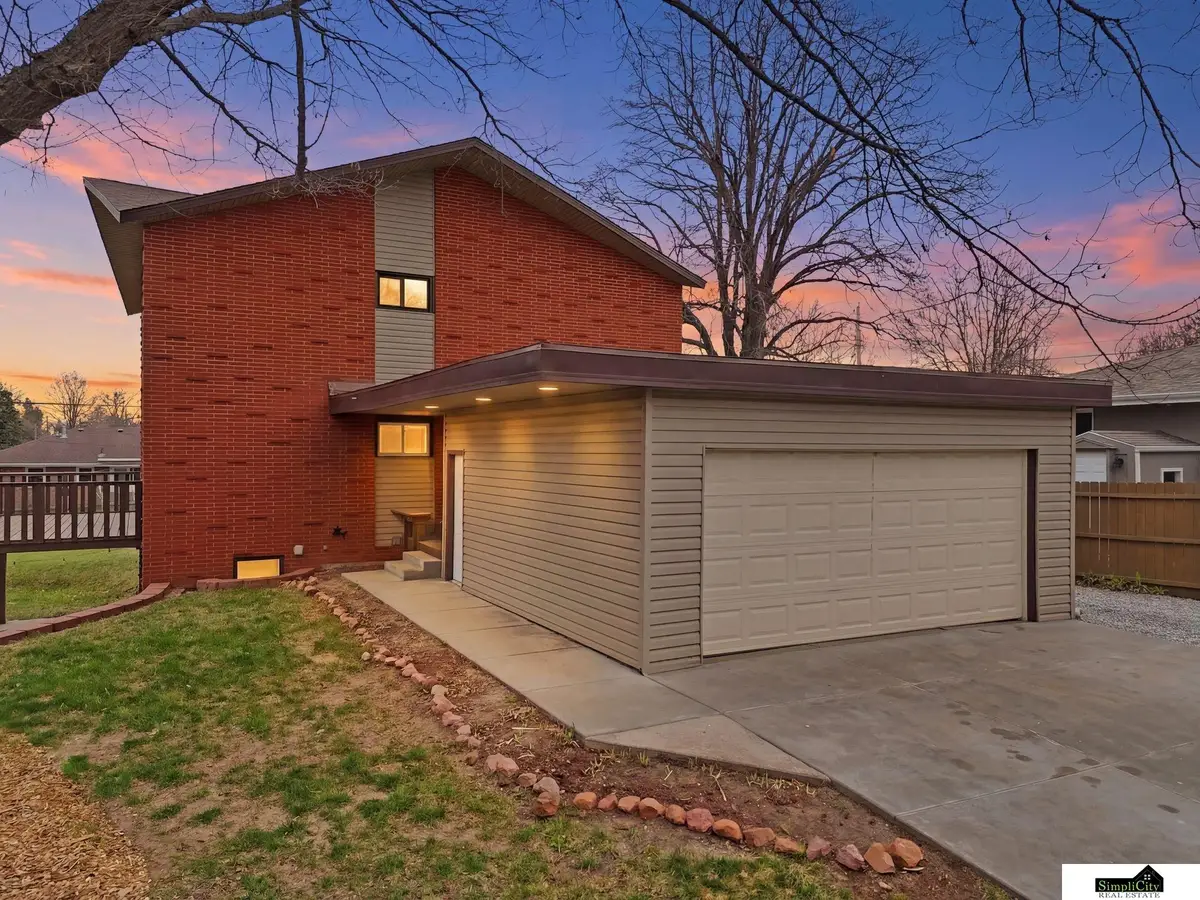 3621 Lowell Avenue, Lincoln, NE 68506 - #1