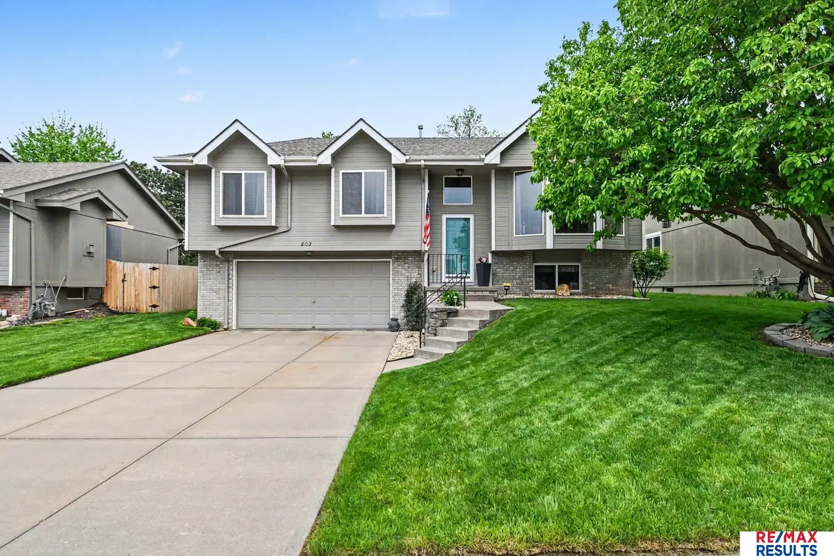 802 Cedar View Circle, Bellevue, NE 68123 - #1