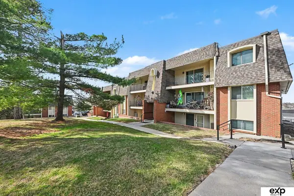 12025 Pierce Plaza #324, Omaha, NE 68144