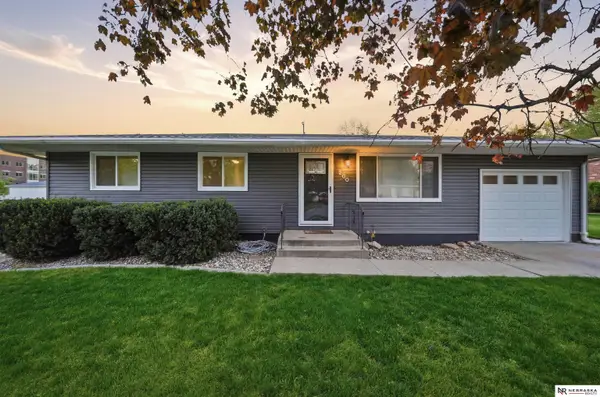 200 E Cherrywood Drive, Lincoln, NE 68510