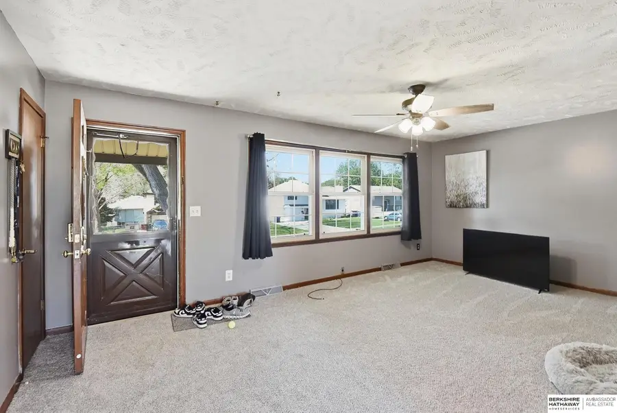 8902 Valley View Drive, La Vista, NE 68128 - #3