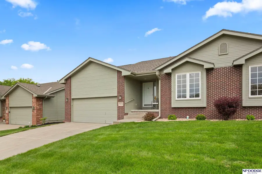 5124 Lakecrest Drive, Papillion, NE 68133 - #2