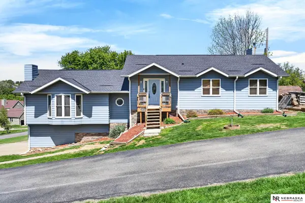 4260 Parkview Drive, Blair, NE 68008