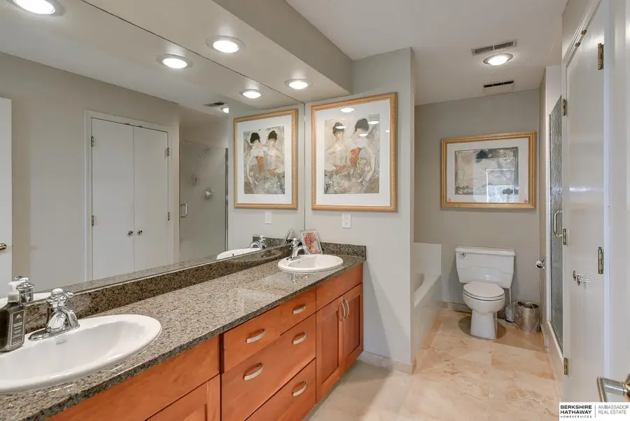 770 N 93rd Street #4B4, Omaha, NE 68114 - #3