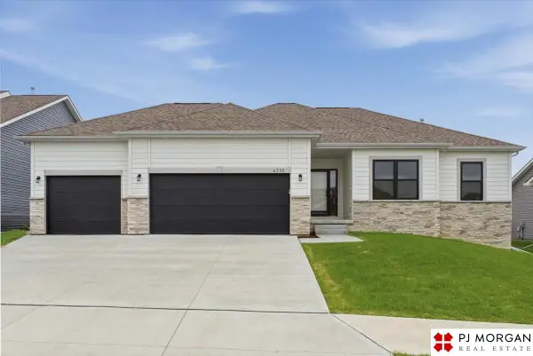 4715 N 210th Avenue, Elkhorn, NE 68022