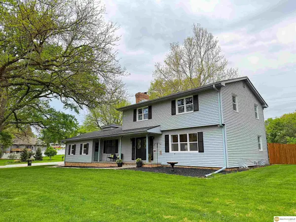 1016 Meadow Road, Omaha, NE 68154