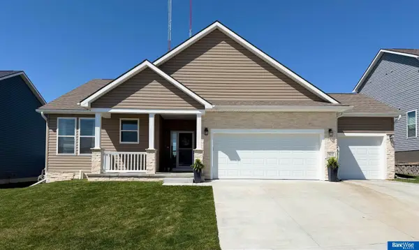 7832 Nicole Lane, Lincoln, NE 68516