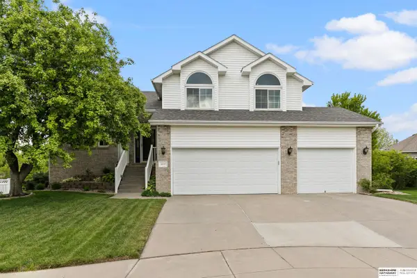 6120 Cheney Ridge Circle, Lincoln, NE 68516