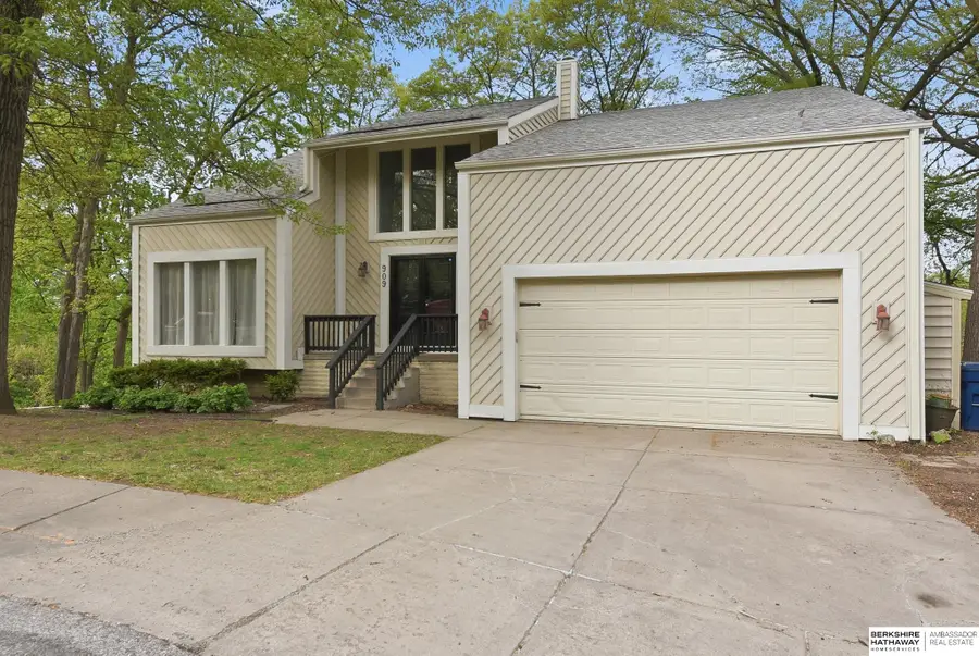 909 Ridgewood Court, Bellevue, NE 68005 - #2