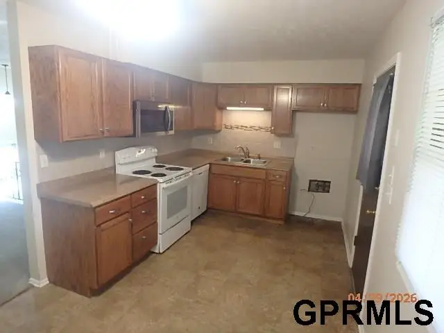 1518 N 105 Street, Omaha, NE 68114 - #2