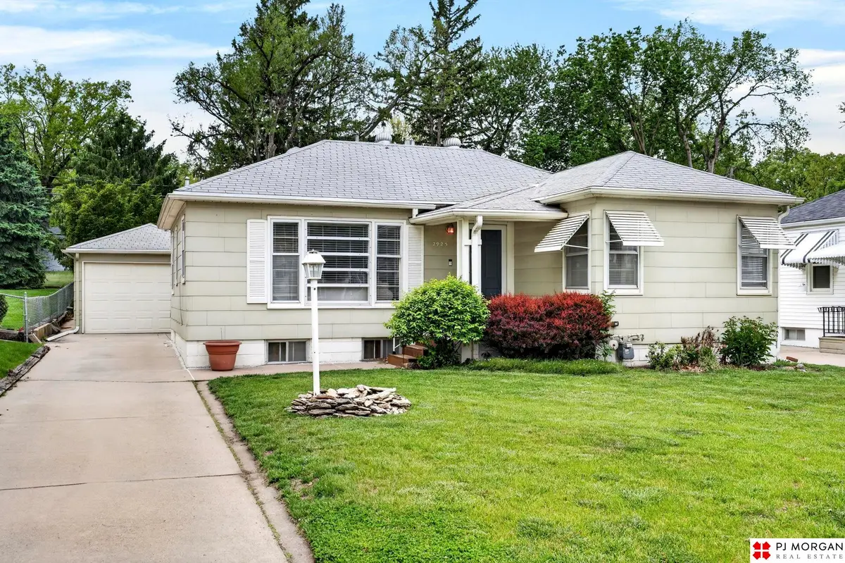 2925 S 44th Street, Lincoln, NE 68506 - #1