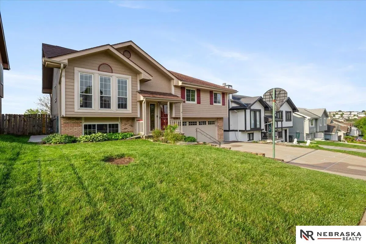 8261 Read Street, Omaha, NE 68122 - #1