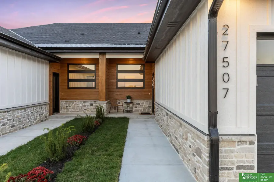 27507 Heron Street, Valley, NE 68064 - #2