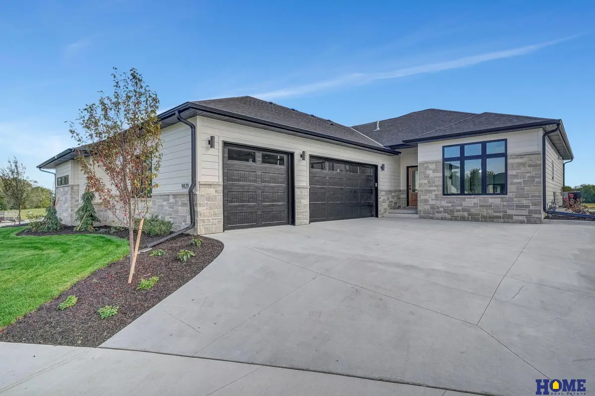 9121 White Horse Way, Lincoln, NE 68520 - #1