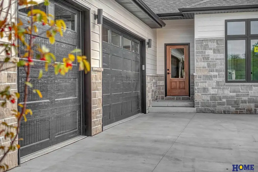 9121 White Horse Way, Lincoln, NE 68520 - #2