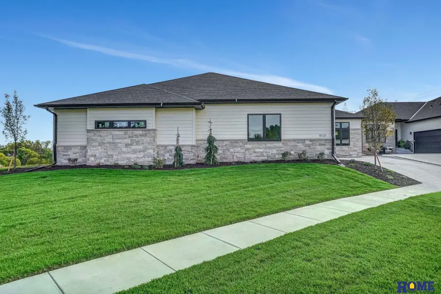9121 White Horse Way, Lincoln, NE 68520 - #3