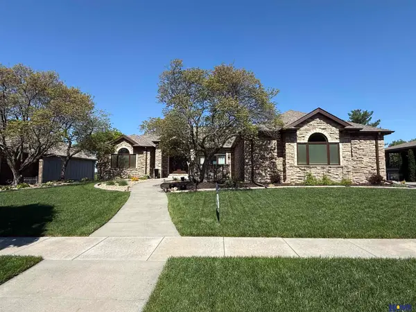 5301 Sawgrass Drive, Lincoln, NE 68526