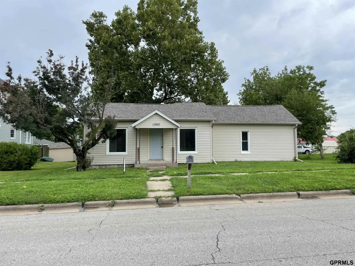 1307 Chase Street, Falls City, NE 68355 - #1