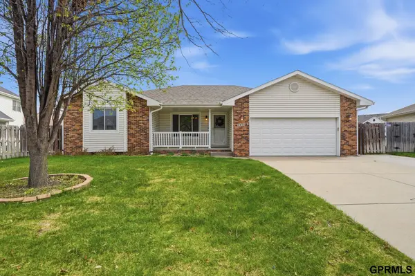 2830 Crown Pointe Road, Lincoln, NE 68506