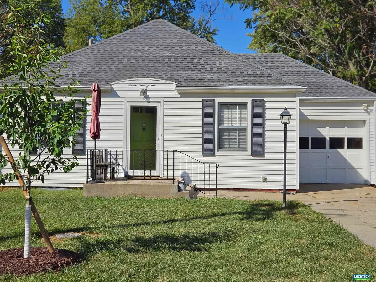 725 S 44th Street, Lincoln, NE 68510 - #1