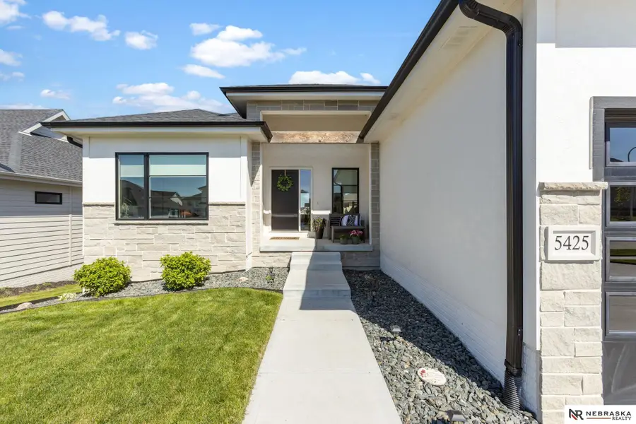 5425 N 206th Street, Elkhorn, NE 68022 - #3