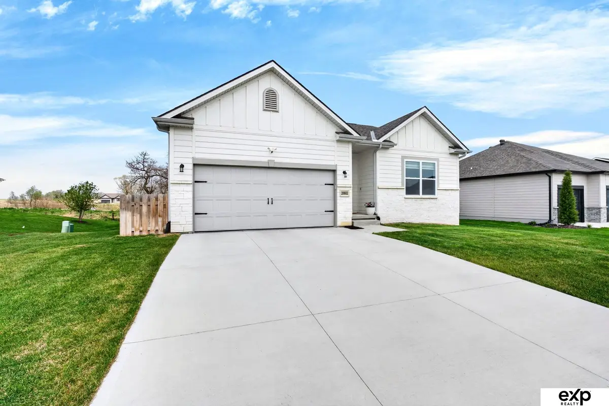20882 Camelback Avenue, Gretna, NE 68028 - #1