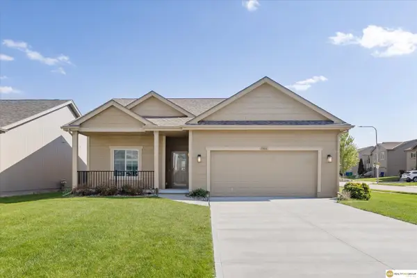 13911 Potter Parkway, Omaha, NE 68142
