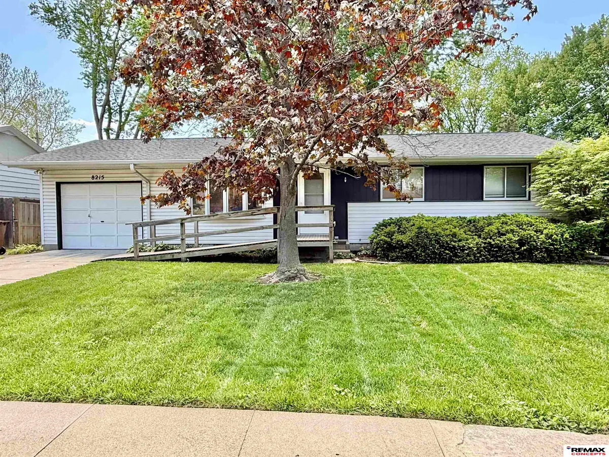 8215 Chestnut Lane, Lincoln, NE 68510 - #1