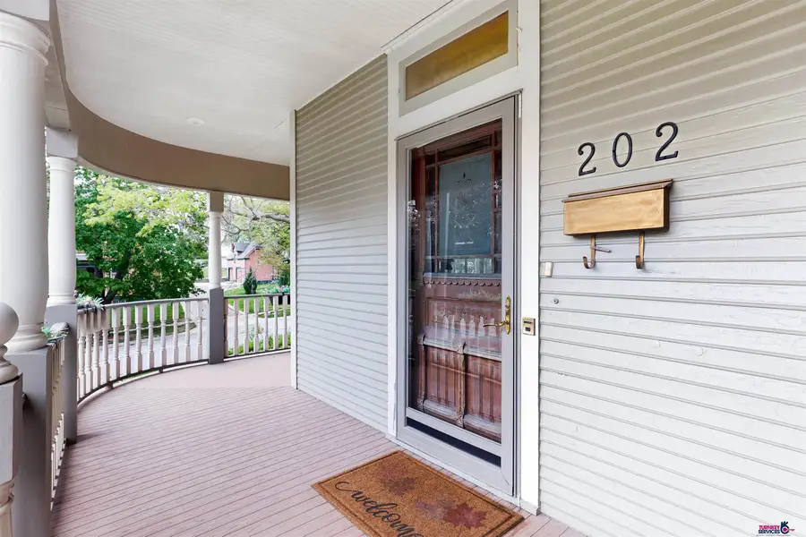 202 E Thomas Street, Avoca, IA 51521 - #2